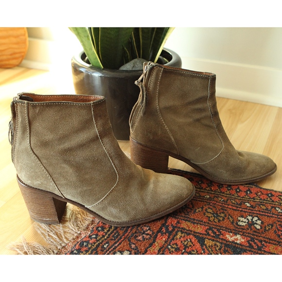 Madewell Shoes - Madewell Ames tan suede ankle boots, size 7.5